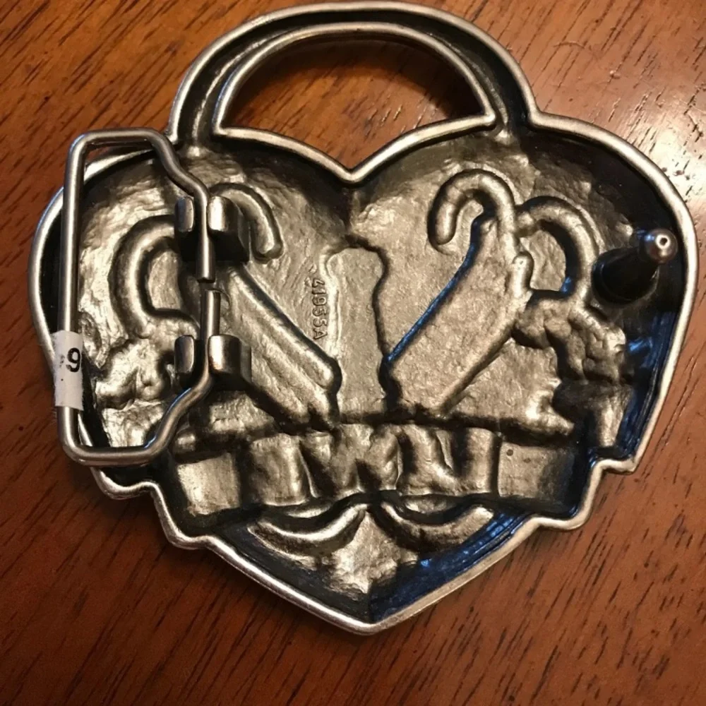 Vintage Antique look Heart Love 💕 Belt Buckle